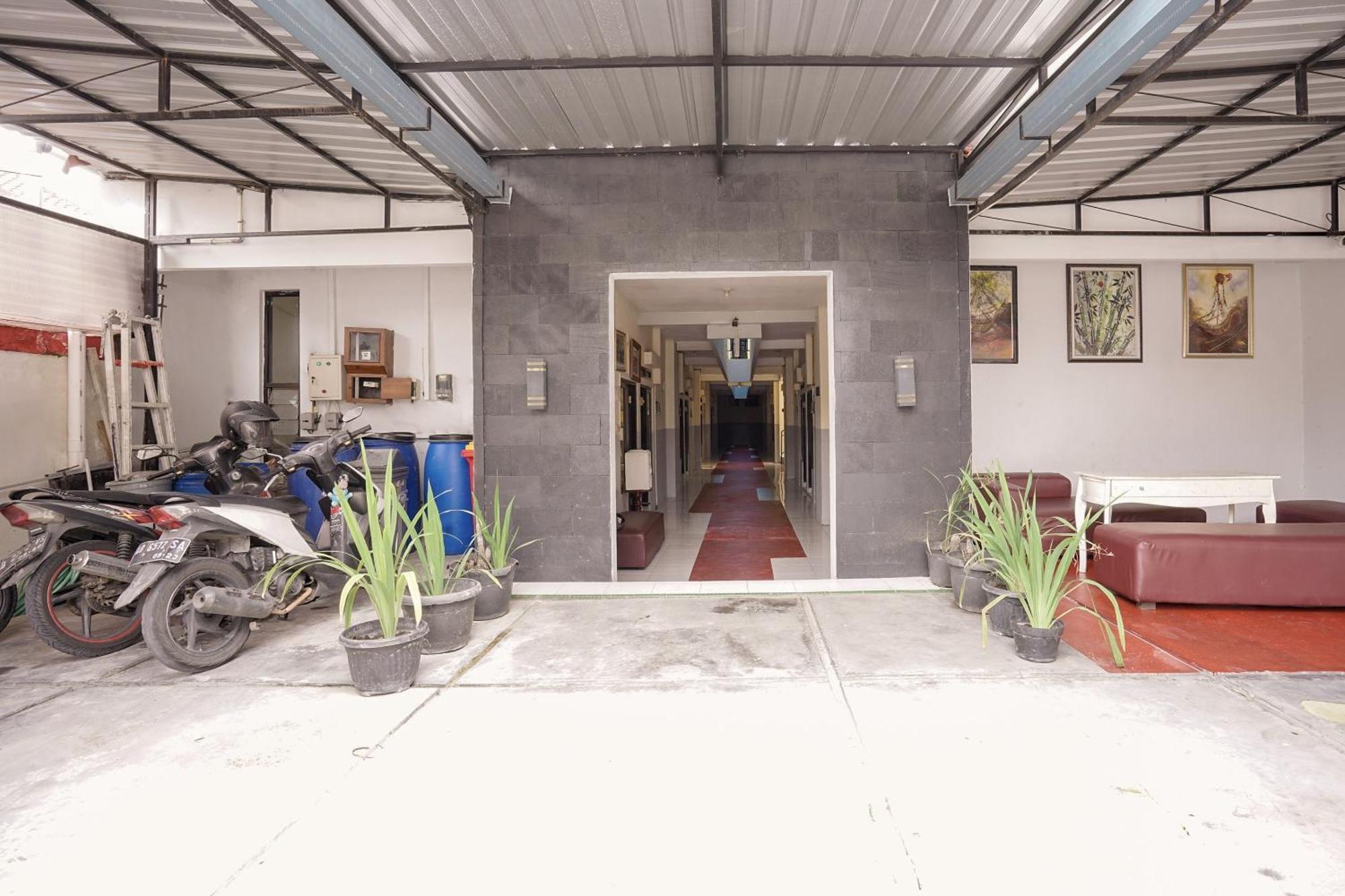Hotel OYO 324 Maleo Kostel Kejayan Exterior foto