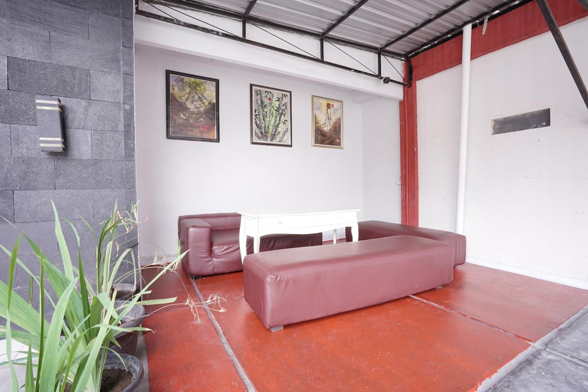 Hotel OYO 324 Maleo Kostel Kejayan Exterior foto